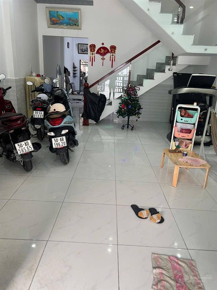 Chủ kẹt tiền cần bán gấp căn nhà 33m2 ở đường phạm quý thích tân phú 1t1l có shr và hxh