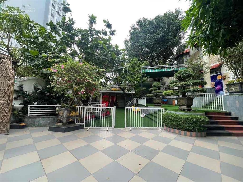 Lô đất sát biển 640m2 + biệt thự 4 tầng + cơ sở gdmn dòng tiền 50tr/th, mặt phố dương đình nghệ