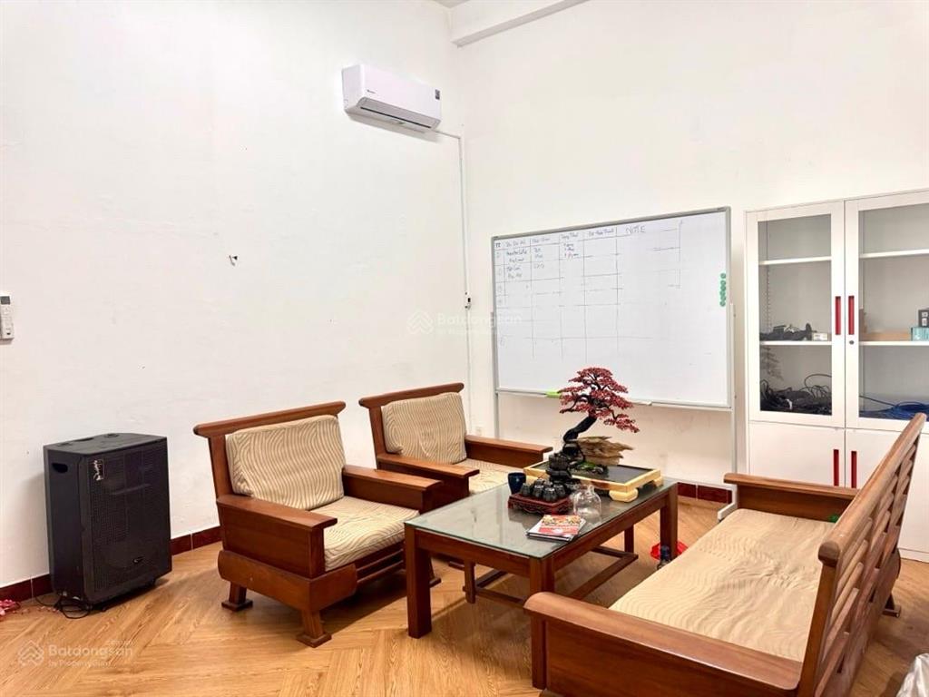 Bán nhà 4 tầng , dt 125m2, mặt tiền đường 2 tháng 9 đối diện toà 69tầng, sát công viên 29/3, giá