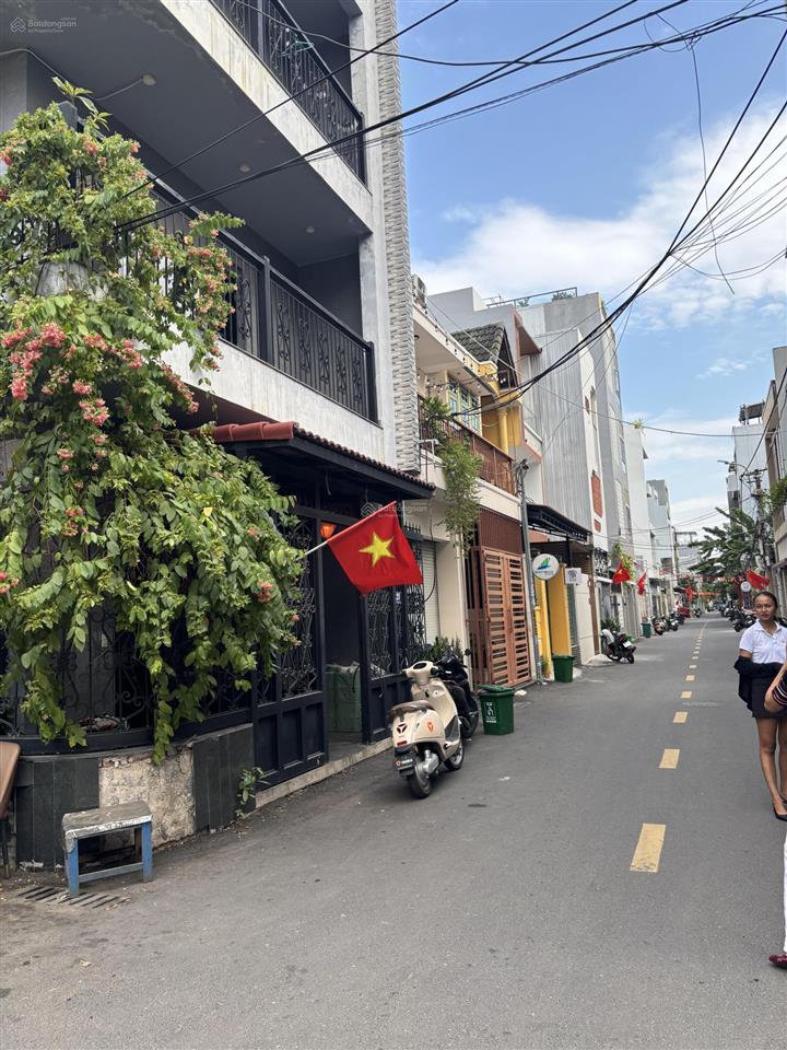Bán nhà 2 tầng goc 2 mặt tiền trần khánh dư  cách biển mỹ khê 200m, dt 100m2, ngang 6,5m, 18,2tỷ
