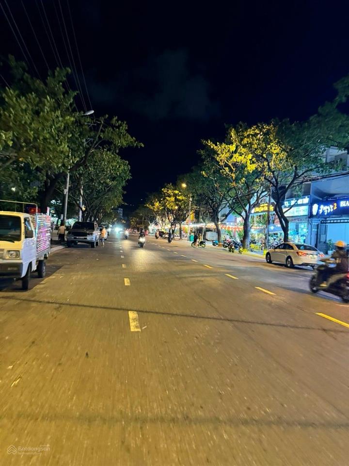 Bán đất tặng nhà 2 tầng mt đường dương tự minh . cách biển mỹ khê , sơn trà 200m, dt 75m2, giá nhỉ