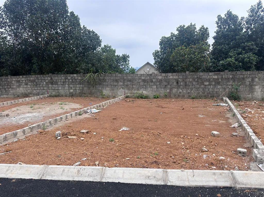 Cần bán gấp lô đất ba hàng đồi giá chỉ có 550 triệu vị trí đẹp, sát đường lớn