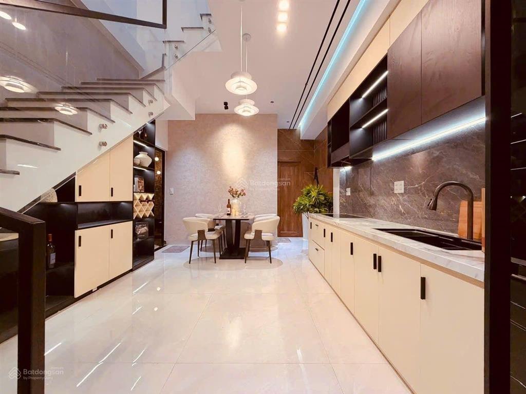 Cho thuê nhà 3 tầng kiệt 4** trưng nữ vương