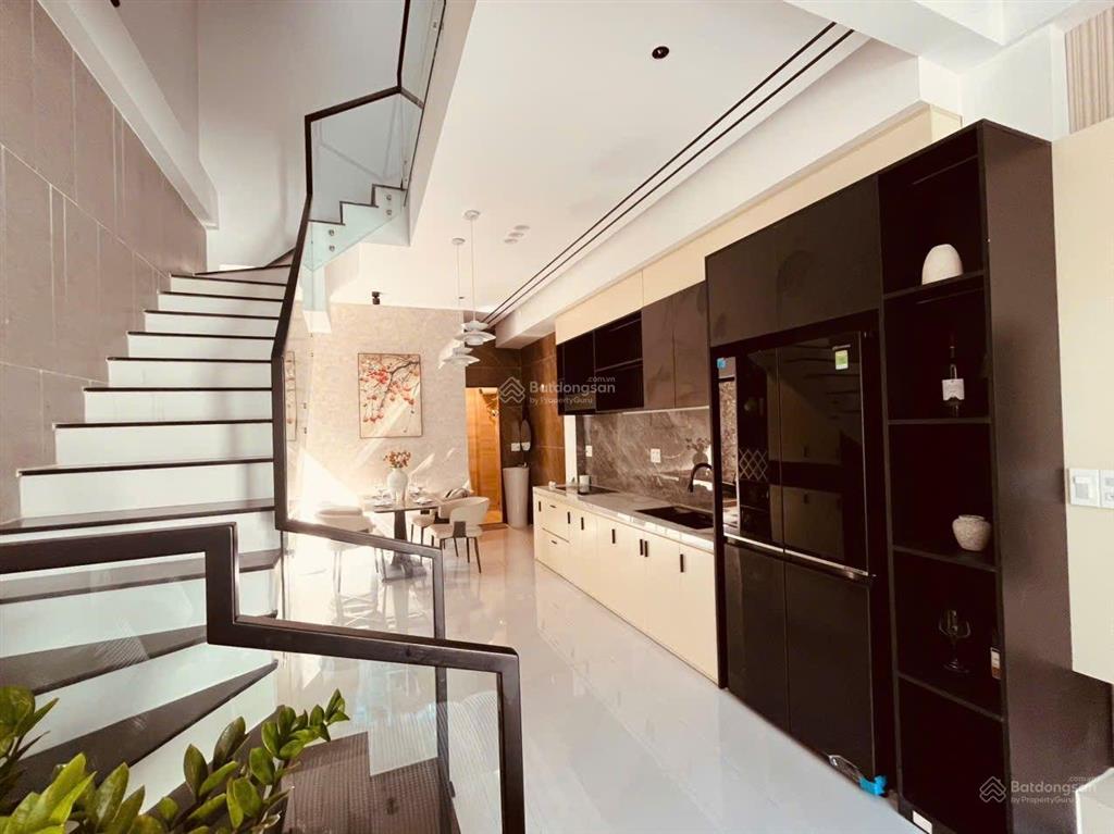 Cho thuê nhà 3 tầng kiệt 4** trưng nữ vương
