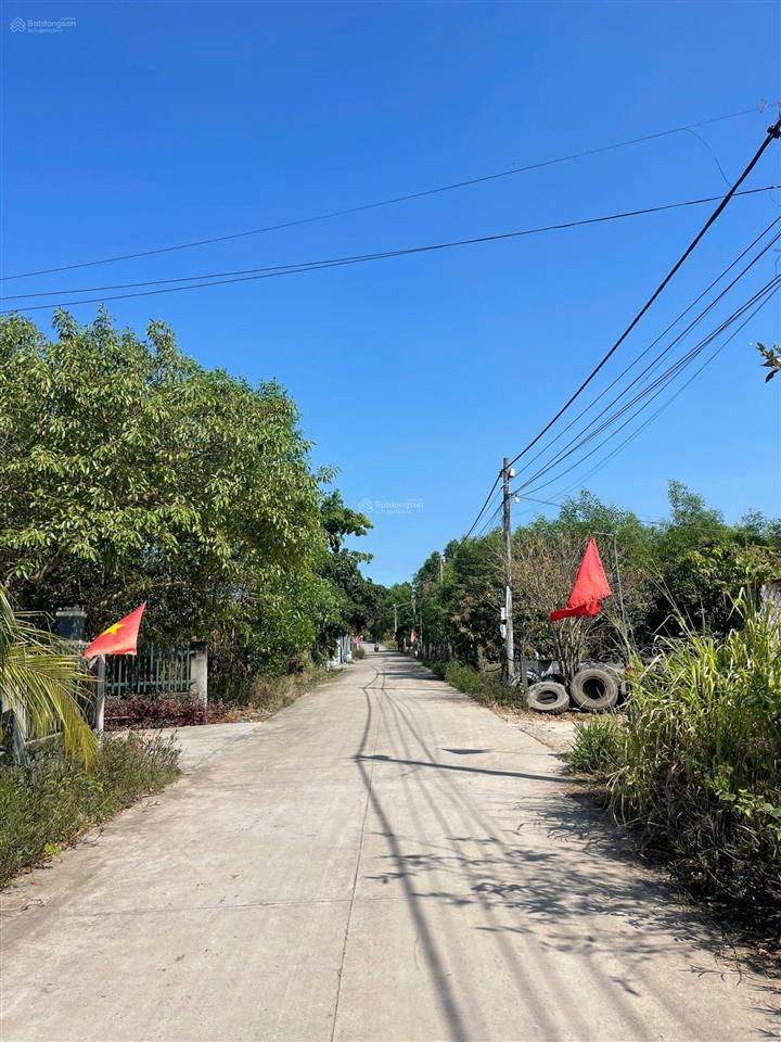 Bán lô đất 2 mặt tiền trước sau ( tặng nhà cấp 4 trên đất ) châu pha  tp hcm