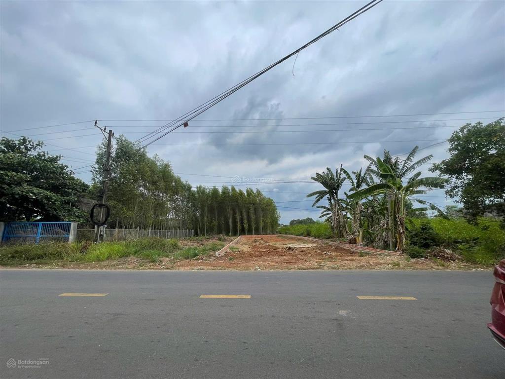Bán đất mặt tiền châu pha  bàu phượng (brvt cũ) nay thuộc tp hồ chí minh. giá 2,5 tỷ