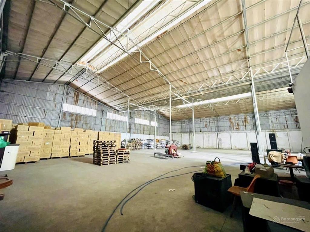 Kho xưởng cho thuê 1300m2, đường tây lân, quận bình tân, tphcm