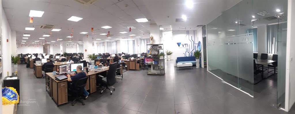 Cho thuê văn phòng hoàng cầu  đống đa. dt 250m2. giá 300 nghìn/m2, có cắt đôi dt thuê. 0904 548 ***