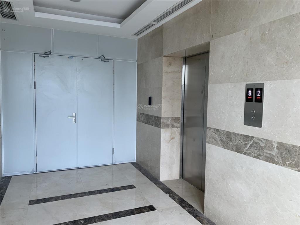 Cho thuê mặt phố đường ngọc khánh 500m2 x 4 tầng, giá 385 triệu/tháng mặt tiền rộng trần cao