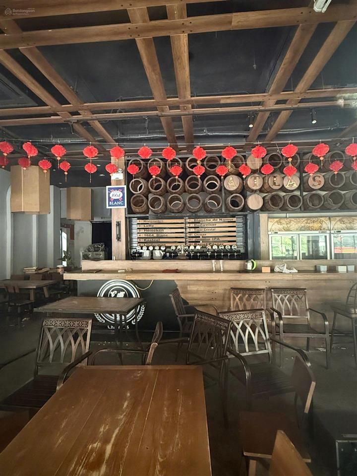 Cho thuê nhà mp tông đản, hoàn kiếm. dt 233m2, mt 13m. giá 160tr phù hợp nhà hàng, cafe....