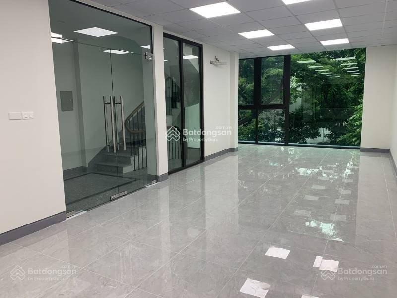 Cho thuê văn phòng mặt phố cự lộc, 100m2 x 7 tầng, giá 80tr, có thang máy, sàn thông, điều hòa...