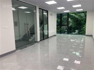 Cho thuê văn phòng mặt phố cự lộc, 100m2 x 7 tầng, giá 80tr, có thang máy, sàn thông, điều hòa...