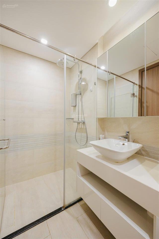 Bán căn hộ tòa m1  metropolis liễu giai, dt 120m2, giá 31.5 tỷ. view hồ tây. full đồ. căn góc 07.