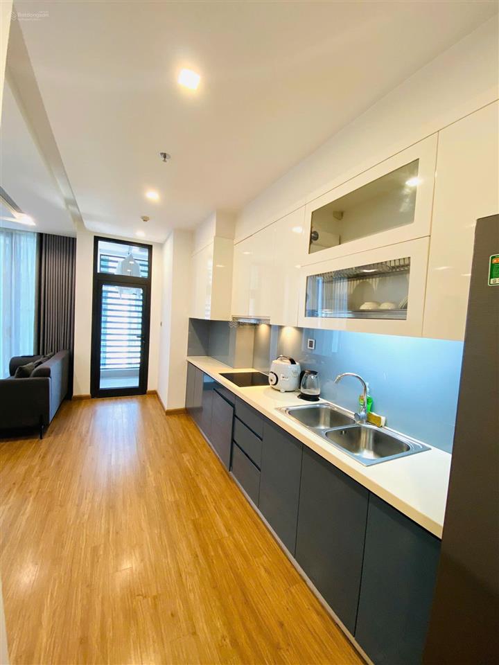 Bán căn hộ tòa m1  metropolis liễu giai, dt 120m2, giá 31.5 tỷ. view hồ tây. full đồ. căn góc 07.