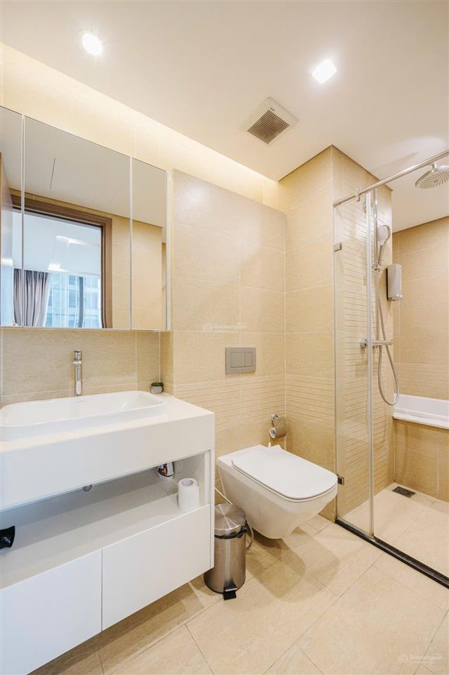 Bán căn hộ tòa m1  metropolis liễu giai, dt 120m2, giá 31.5 tỷ. view hồ tây. full đồ. căn góc 07.