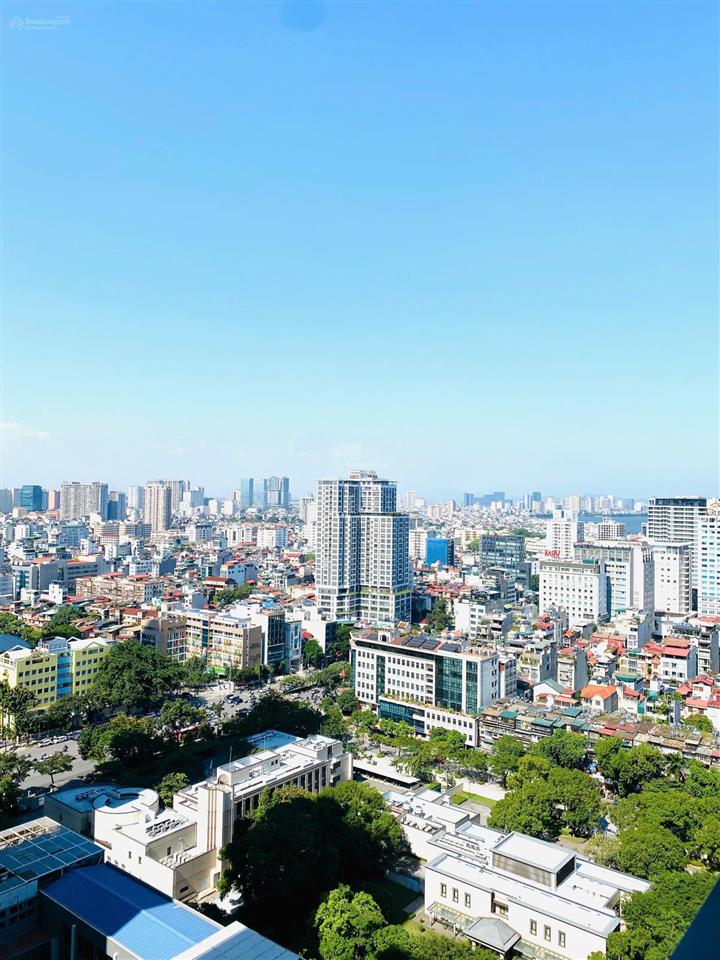Bán căn hộ tòa m1  metropolis liễu giai, dt 120m2, giá 31.5 tỷ. view hồ tây. full đồ. căn góc 07.