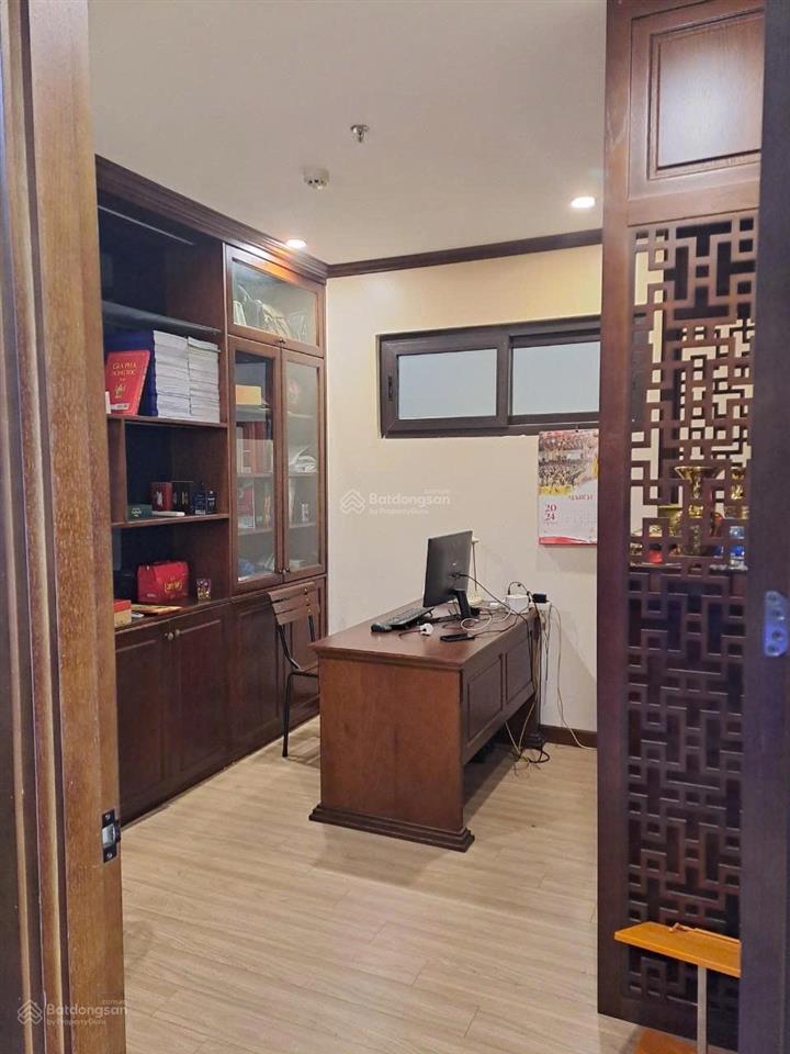Cho thuê căn hộ 26 liễu giai, dt 91m2, 3pn, 2vs. giá cho thuê 20tr/tháng. đồ cơ bản. free phí dv