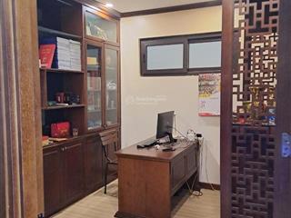 Cho thuê căn hộ 26 liễu giai, dt 130m², 3pn, 2vs. giá cho thuê 30tr/tháng. view hồ tây. full đồ