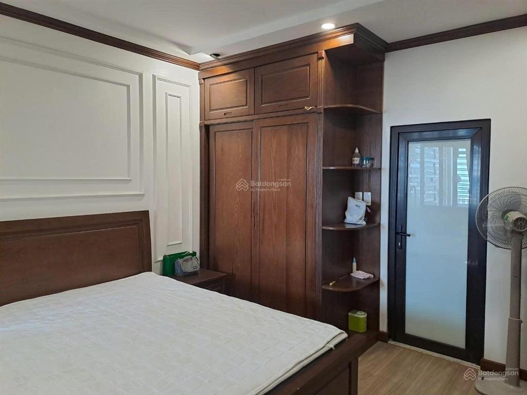 Cho thuê căn hộ 26 liễu giai, dt 91m2, 3pn, 2vs. giá cho thuê 20tr/tháng. đồ cơ bản. free phí dv