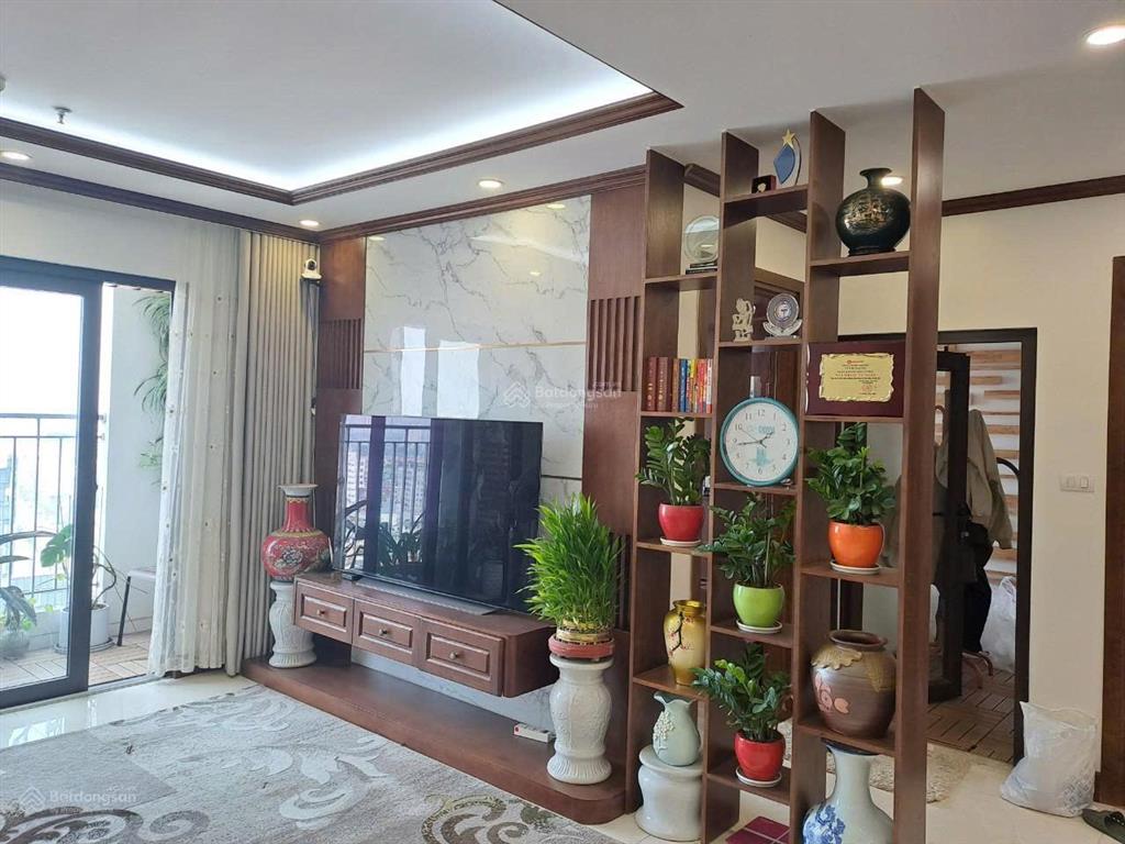 Cho thuê căn hộ 26 liễu giai, dt 91m2, 3pn, 2vs. giá cho thuê 20tr/tháng. đồ cơ bản. free phí dv