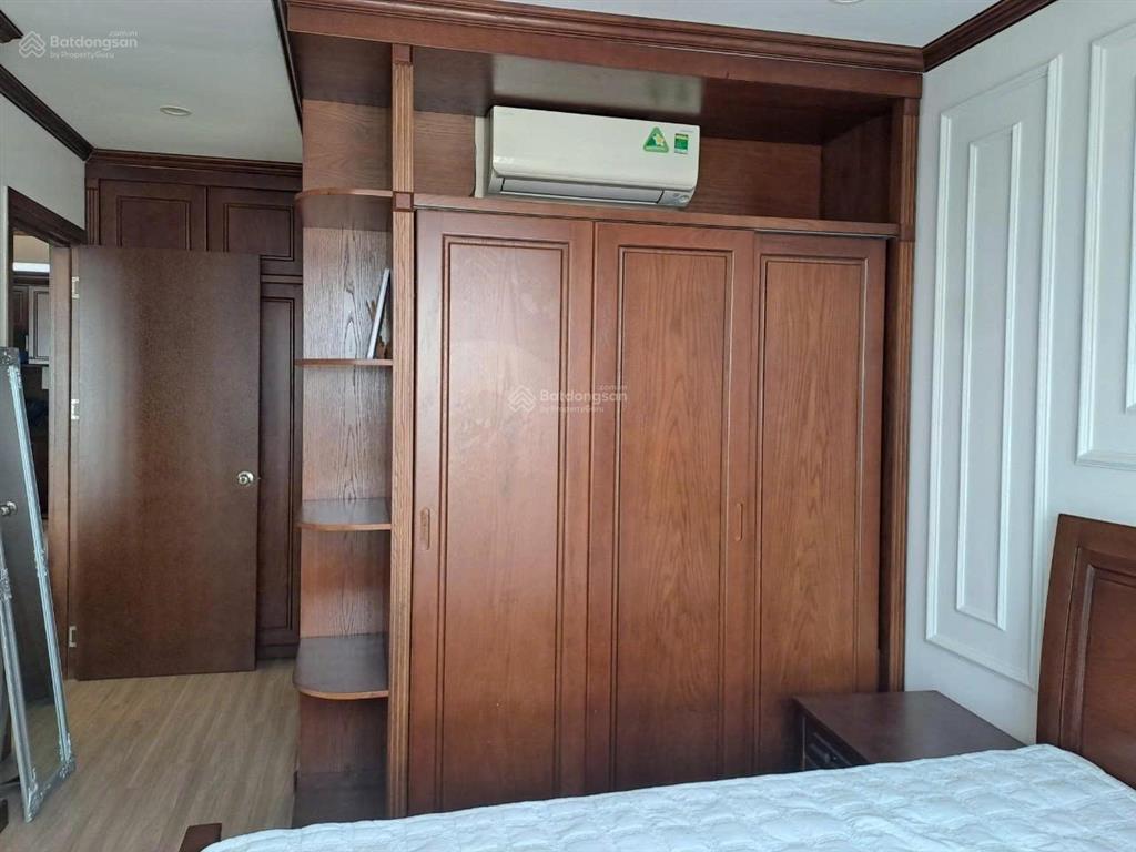 Cho thuê căn hộ 26 liễu giai, dt 91m2, 3pn, 2vs. giá cho thuê 20tr/tháng. đồ cơ bản. free phí dv