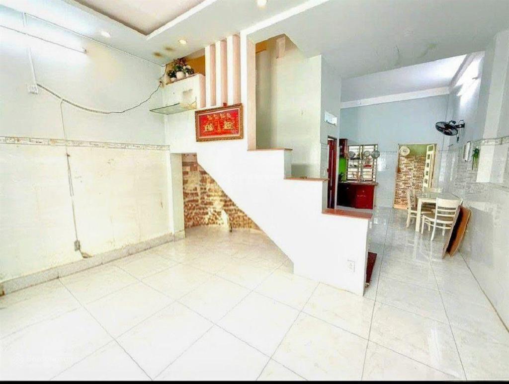 Bán nhà tại cây keo, 5,9 tỷ, 52 m2, đẹp, nhiều tiện ích