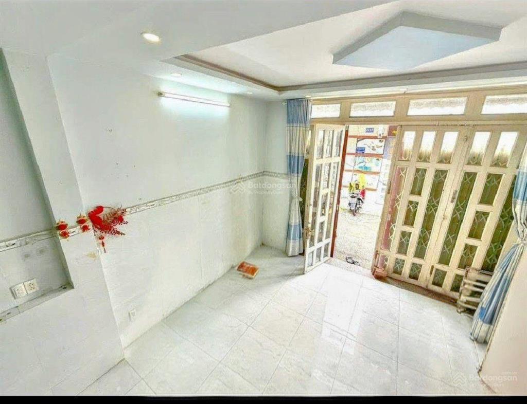 Bán nhà tại cây keo, 5,9 tỷ, 52 m2, đẹp, nhiều tiện ích