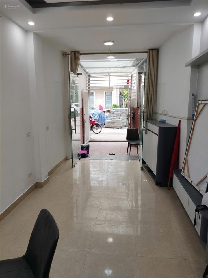 Cho thuê nhà trọ 29 phố khương hạ, 14 triệu, 50m2, 5pn, 5wc, cực chất!