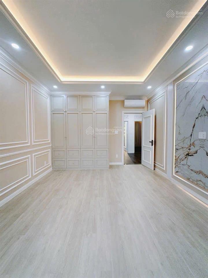Cho thuê nhà đường hai bà trưng, nguyên căn ngang 5x25m. giá chỉ 3x