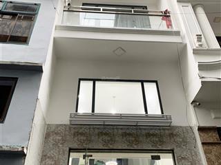 Cho thuê nguyên căn 1 trệt 4 lầu, ngang 5m, mặt tiền trường sa, quận 3, giá chỉ 35 triệu