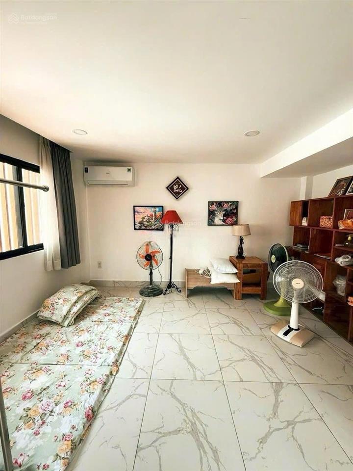 Chính chủ cho thuê nhà 1 trệt 3 lầu, 4x17m, đường nguyễn thị minh khai, giá chỉ 35 triệu