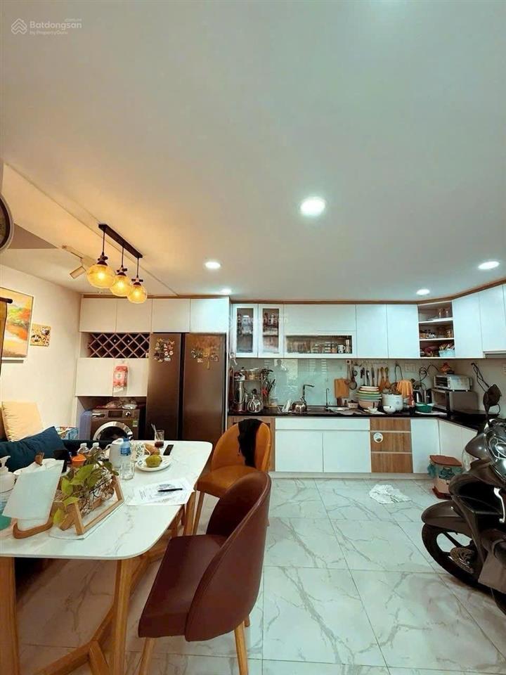 Chính chủ cho thuê nhà 1 trệt 3 lầu, 4x17m, đường nguyễn thị minh khai, giá chỉ 35 triệu