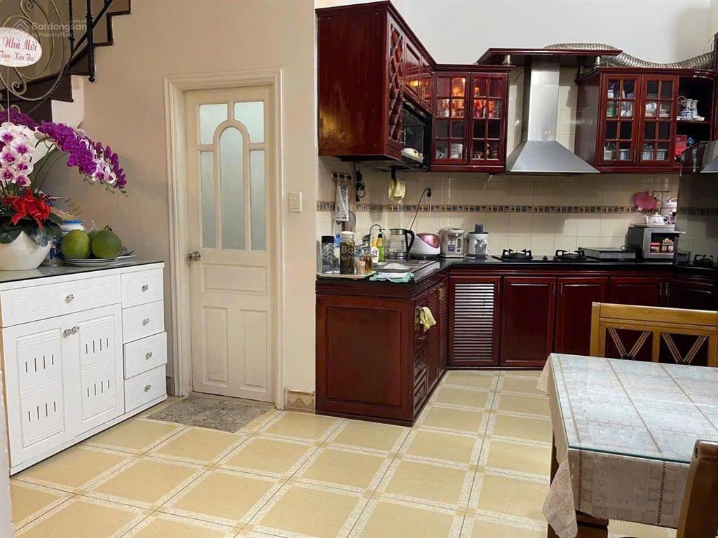 Cho thuê biệt thự mini ngang 8m, dt sàn 124m2  phường tân định, khu trung tâm quận 1
