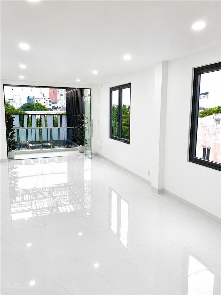 Chính chủ cần cho thuê gấp nguyên căn 1 trệt 3 lầu, mặt tiền nguyễn thiện thuật, trung tâm quận 3