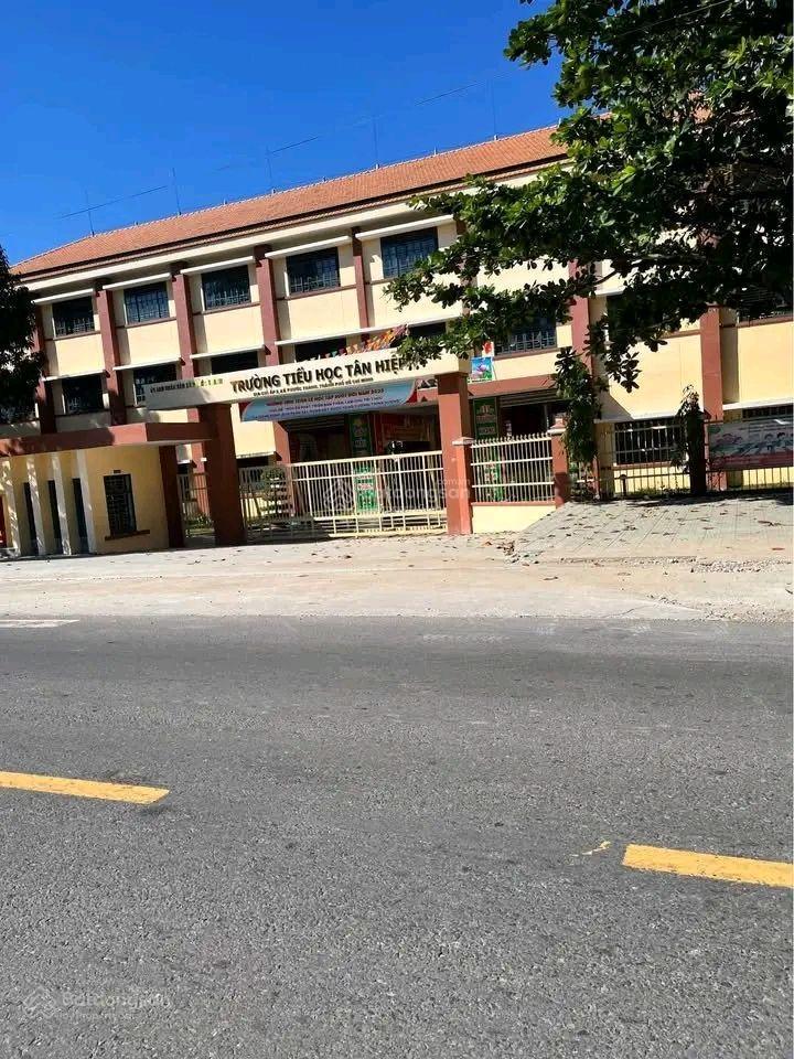Bán đất tại đường dh511, xã tân hiệp, huyện phú giáo, 500 triệu, 205m2, giá siêu hời