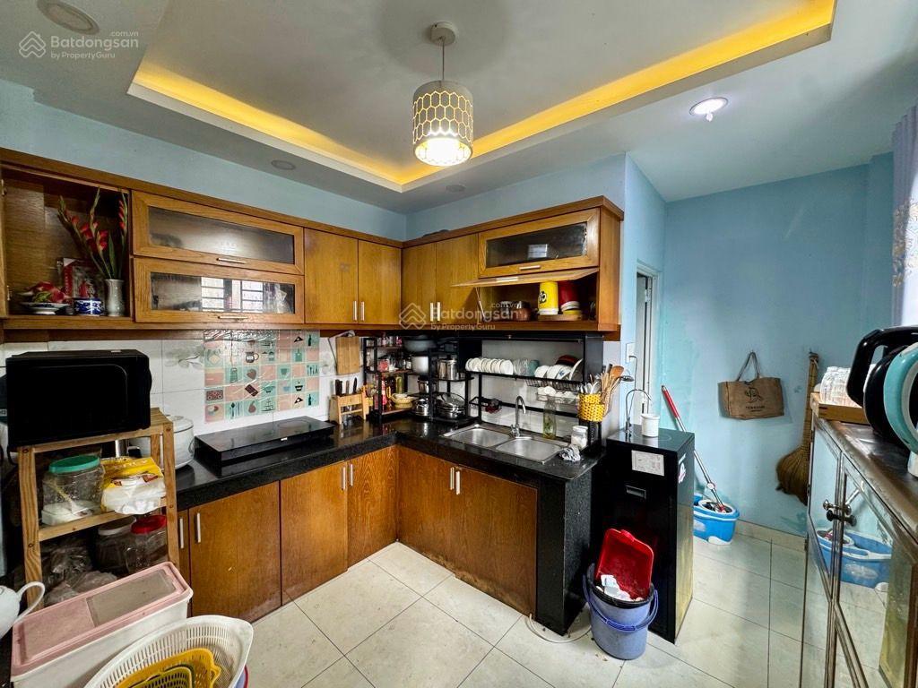 Ngay trường ngô quyền, chợ bình thành, bình tân  4 tầng 60m2 vuông a4  4. 75tỷ