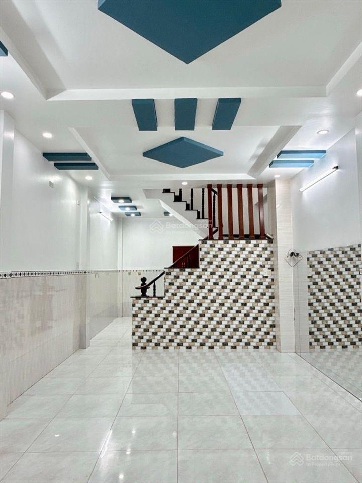 Ngay trường tiêu học kim đồng, gò mây, nhà 2 tầng  4.x nhỏ hẻm 6m