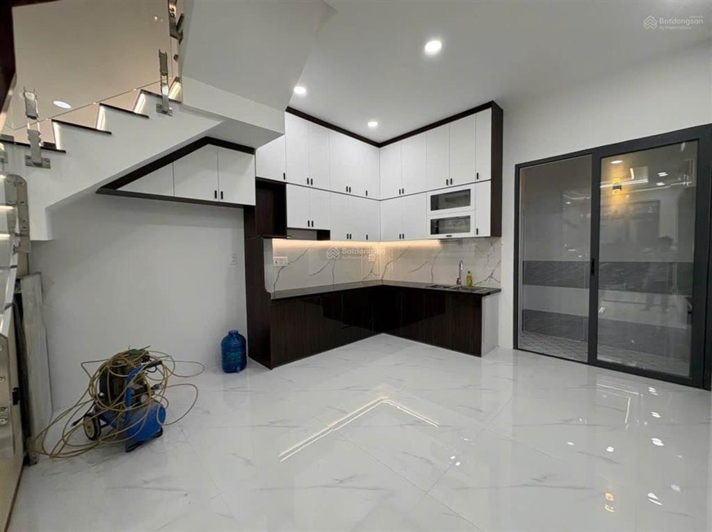 4 tầng lung linh  trục đường 19/5 5' ra aeon tân phú đường xe tải full nội thất dtsd 160m2
