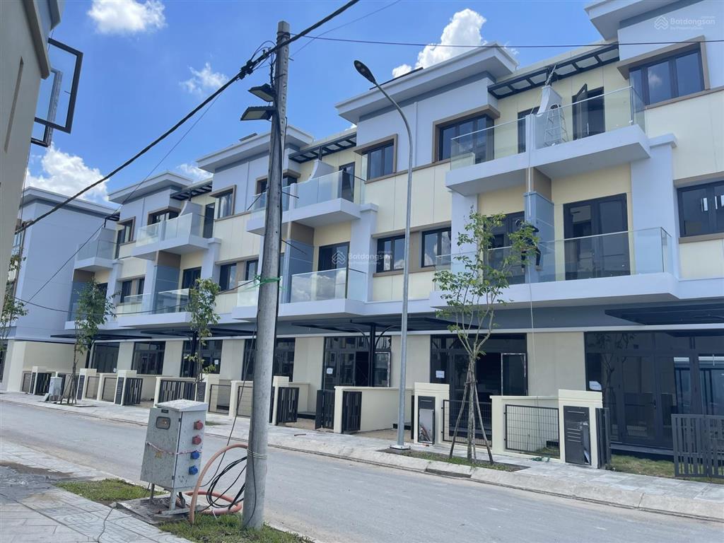 Giá sốc lỗ sâu 2,6x tỷ  nhà phố 1 trệt 2 lầu, đối diện trường học, công viên, 5x16m