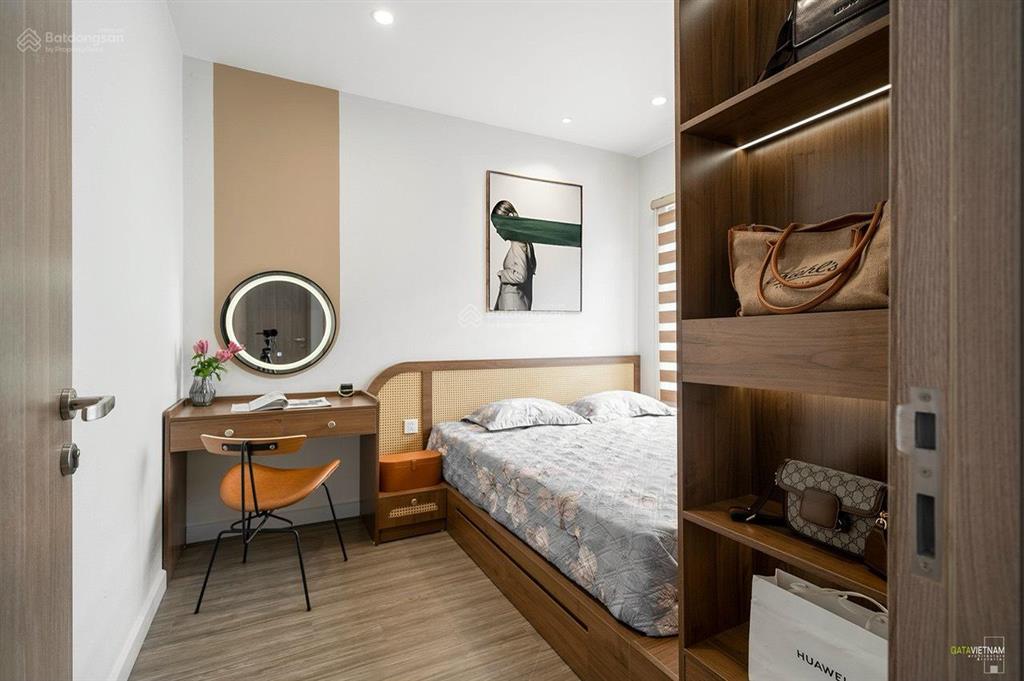 Chính chủ bán nhanh căn 2 ngủ, 2vs + 1 tòa s3 dt 63.4m2 giá 4,8 tỷ bao phí (giá chuẩn)