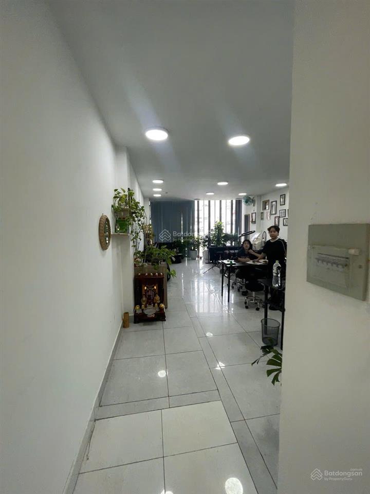 Hiếm! toà văn phòng còn sót lại ngay trung tâm phú nhuận gần 800m2 6 hầm 6 tầng hdt gần 1 tỷ /năm