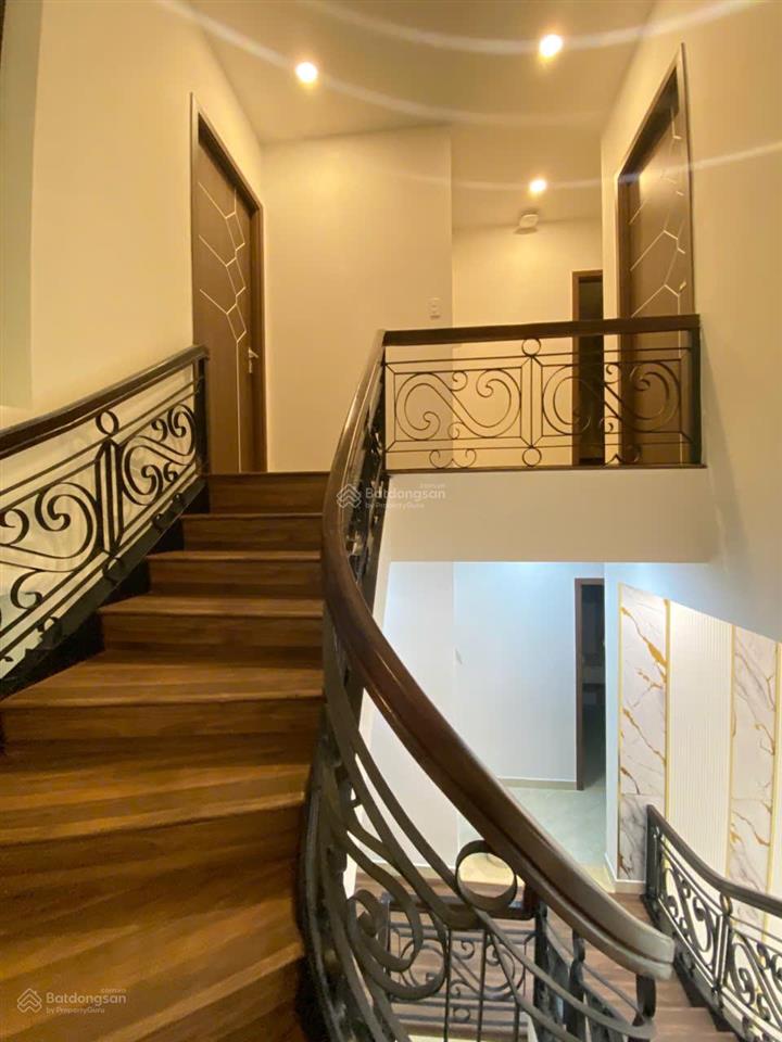 Siêu hiếm góc 2mt toà nhà mới, đẹp, sang trọng ngay hutech 8m * 20m1 3 tầng hđt 80tr/th giá cực tốt
