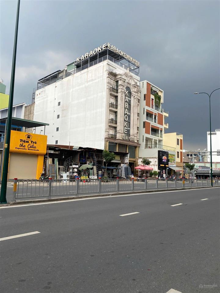 Building quy mô 2.641m2 sàn mặt tiền dương quảng hàm mở rộng dòng tiền 300 triệu/tháng