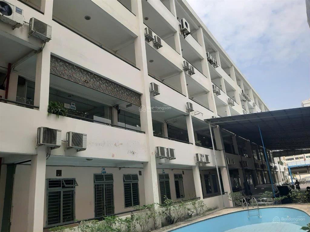 Bán trường cao đẳng 23000m2 sàn  220 phòng học giá giảm 30 tỷ