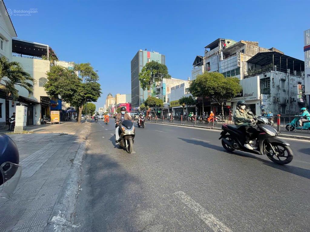 Cần tiền giảm ngay 30 tỷ mt phan đăng lưu, ngang 9m giá chỉ còn 39 tỷ