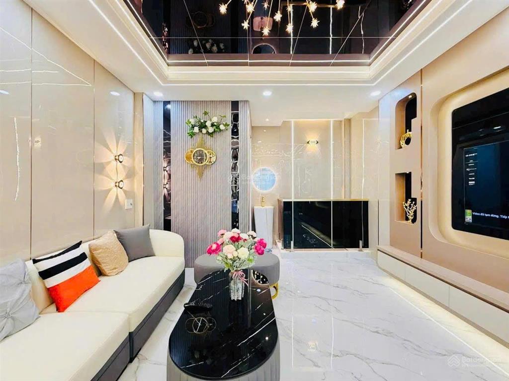 Bán nhà hẻm cao thắng phường 5 q3 diện tích 4m x 15m kết cấu trệt, 4 lầu gía 13,2tỷ tl