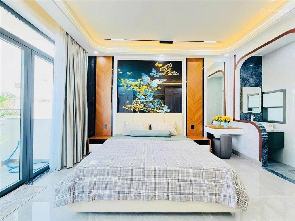 Bán nhà mặt tiền đường trần phú, phường 4, q5, 4x11m kết cấu trệt 1 lầu giá 8,5 tỷ thương lượng