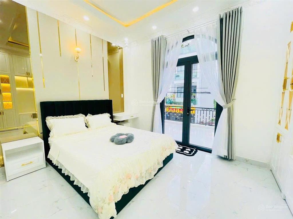 Bán nhà mặt tiền đường nguyễn tiểu la , phường 5, q10 giá 10,6 tỷ 3,1m x 10m kết cấu lửng 2 lầu st