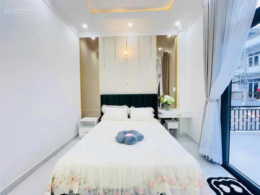 Bán nhà mặt tiền đường nguyễn tiểu la , phường 5, q10 giá 10,6 tỷ 3,1m x 10m kết cấu lửng 2 lầu st