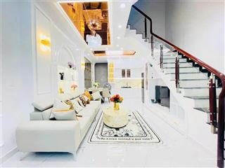 Bán nhà mặt tiền đường nguyễn tiểu la , phường 5, q10 giá 10,6 tỷ 3,1m x 10m kết cấu lửng 2 lầu st